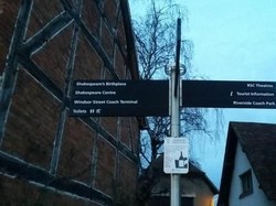 Menjelajah Kota Kelahiran Sastrawan Besar Inggris