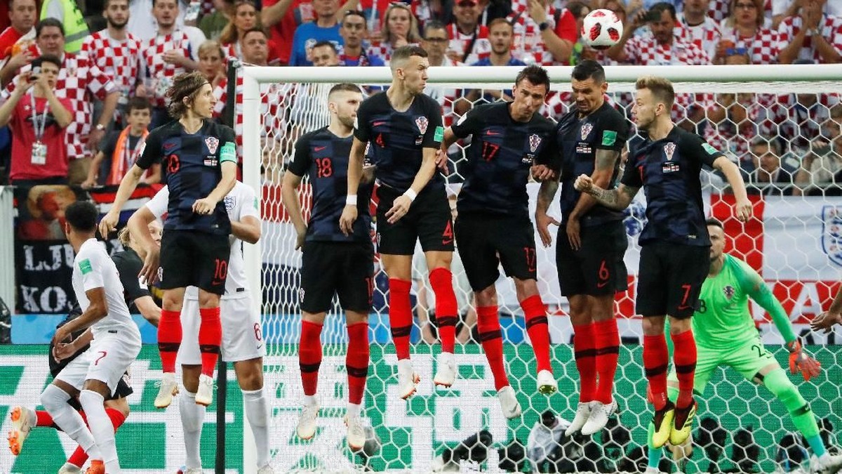 Gol tendangan bebas Kieran Trippier membawa Inggris unggul 1-0 atas Kroasia di babak pertama semifinal Piala Dunia 2018. (Foto: Grigory Dukor/Reuters)