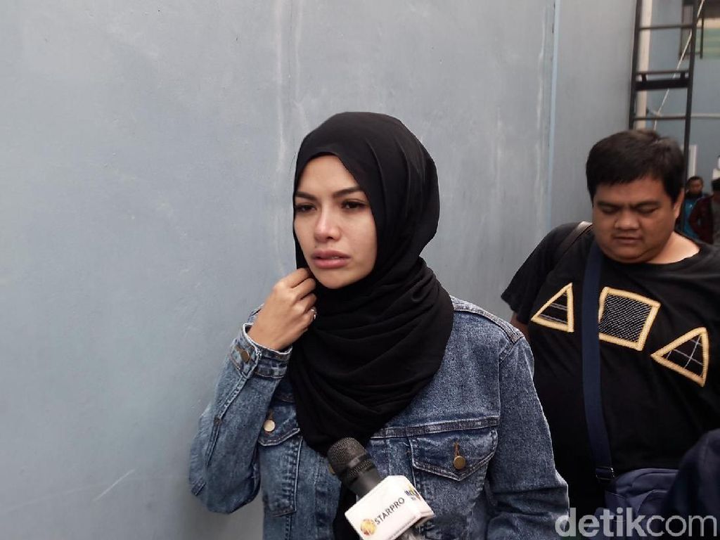 Perjuangan Nikita Mirzani Berhijab, Anak Sheila Marcia Diculik Perjuangan Nikita Mirzani Berhijab, Anak Sheila Marcia Diculik