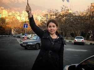 Lepas Jilbab Depan Umum, Wanita Iran ini Dipenjara 20 Tahun