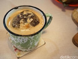 Gurih Sop Buntut dan Es Kopi Geprek Manis Legit di Mangan Mangan