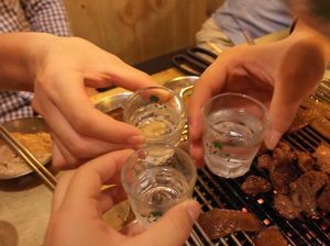 Virus Corona Mewabah, Produsen Soju Sumbang Alkohol untuk Sanitizer Virus Corona Mewabah, Produsen Soju Sumbang Alkohol untuk Sanitizer