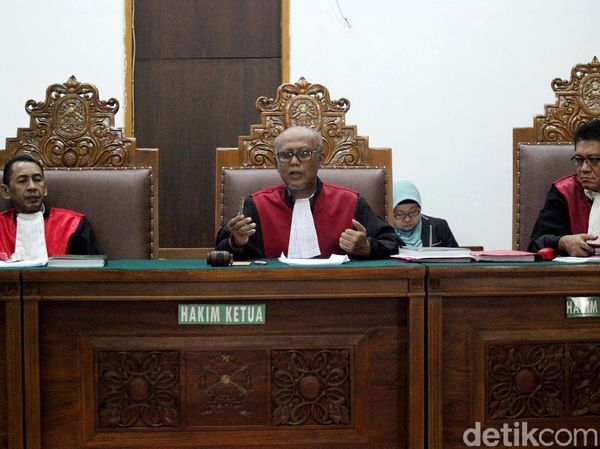 Aa Gatot Divonis 1 Tahun Penjara