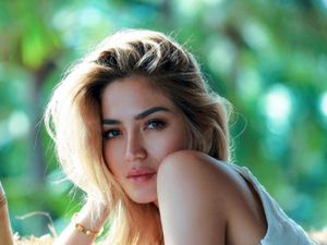 Makin Lengket, Richard Kyle Temani Jessica Iskandar di Pesta Ultah El Barrack