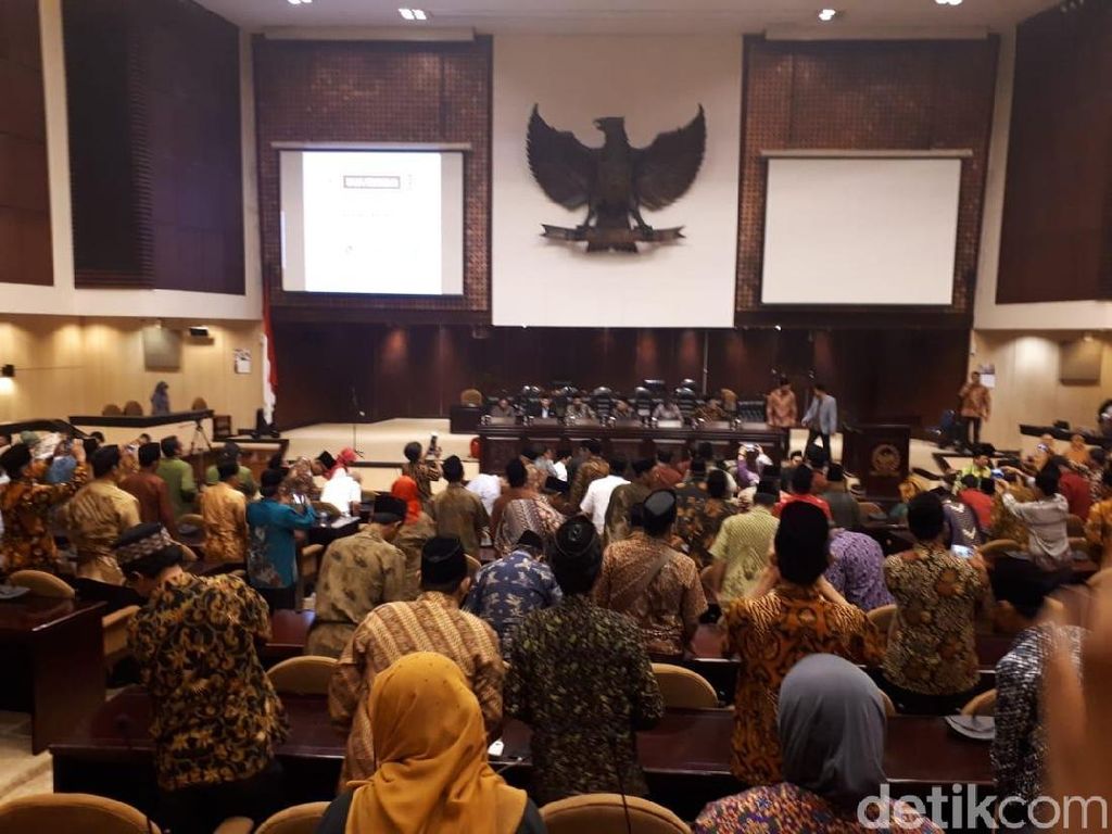 Cak Imin Dorong Pelurusan Sejarah Kemerdekaan RI Cak Imin Dorong Pelurusan Sejarah Kemerdekaan RI