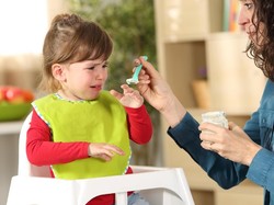 Ini Lho Penyebab Anak Suka Mengemut Makanan