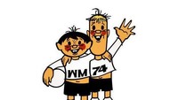Tip dan Tap adalah ofisial maskot logo Piala Dunia 1974 yang dilaksanakan di Jerman Barat. Pemilihan si kembar Tip dan Tap bermaksud untuk menggambarkan bergabungnya Jerman dengan dunia. Tip dan Tap pun menggunakan jersey bertuliskan WM 74 yang artinya Weltmeisterschaft atau World Cup 74. Istimewa/Twitter.com/@SportMascot.