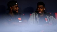 Barcelona juga punya tiga pemain di final Piala Dunia 2018. Dua di antaranya adalah penggawa Prancis: Samuel Umtiti dan Ousmane Dembele. (Foto: David Ramos/Getty Images)