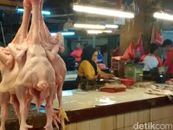 Kalau Tak Hati-hati, Mencuci Ayam Bisa Menyebarkan Bakteri Lho!