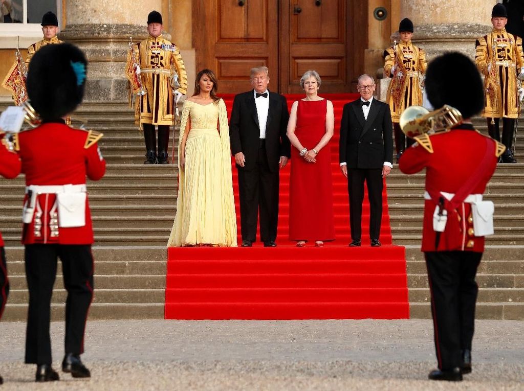 Warganya Protes, PM Inggris Malah Gelar Karpet Merah untuk Trump Warganya Protes, PM Inggris Malah Gelar Karpet Merah untuk Trump