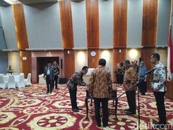 Darmin Lantik Sekretaris Baru Kemenko Perekonomian