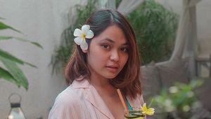 Regina Poetiray, Gantikan Momo di Geisha?