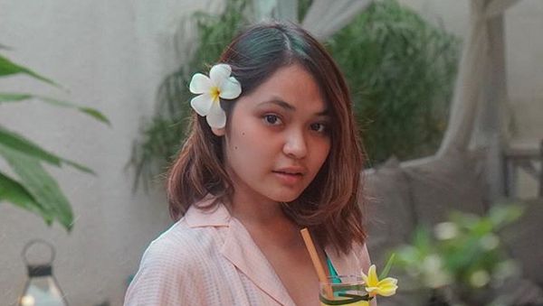 Regina Poetiray, Gantikan Momo di Geisha?