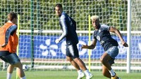 Presnel Kimpembe dan Alphonse Areola menjadi dua dari tiga pemain Paris Saint-Germain di skuat Prancis yang akan tampil di final Piala Dunia 2018. (Foto: BERTRAND GUAY/AFP)