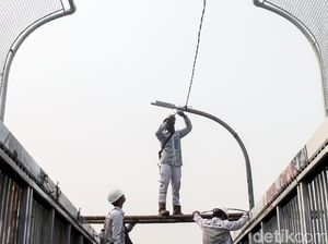 Sudin Perindustrian dan Energi Perbaharui Lampu JPO Gatot Subroto