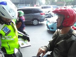 Motor Diangkut Polisi karena STNK Mati, Pria ini Marah-marah