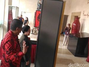 Megawati Tiba di DPP PDIP Setelah Elite PD Pulang Megawati Tiba di DPP PDIP Setelah Elite PD Pulang