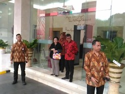 Megawati Tersenyum Usai Dengar Laporan Kunjungan Elite Demokrat