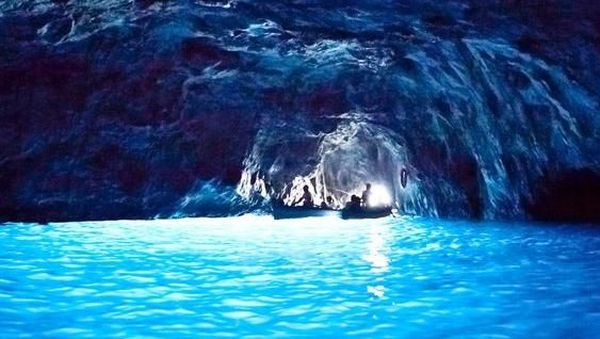 Menjelajahi 10 Gua Paling Menakjubkan di Dunia
