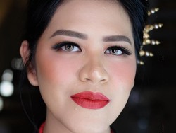 Cantiknya Kahiyang Ayu dengan Makeup Flawless Saat Foto Hamil