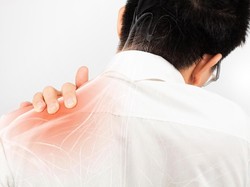 Dislokasi Tulang Bahu Seperti Deddy Corbuzier, Bagaimana Mengatasinya?