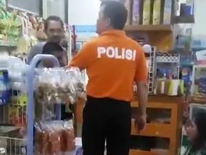 Kemarahan Kapolri Gegara AKBP Yusuf Tendang Ibu-ibu Kemarahan Kapolri Gegara AKBP Yusuf Tendang Ibu-ibu