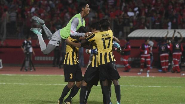 Timnas Malaysua U-19 saat mengalahkan Indonesia U-19 melalui drama adu penalti. (