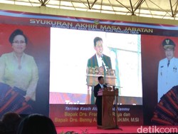 Bangun Mal hingga Sekolah, James Riady Raih Penghargaan Pemprov NTT