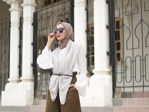 Bosan dengan Hijab Segi Empat Motif? Ini Solusi dari Laudya C. Bella Bosan dengan Hijab Segi Empat Motif? Ini Solusi dari Laudya C. Bella