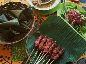 Pedas Menyengat! 10 Sate Rembiga Khas Lombok Pilihan Ini Dijamin Bikin Ngiler