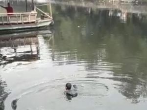 Panik Dikejar Warga, Pria Diduga Jambret Nyebur ke Kali Sunter