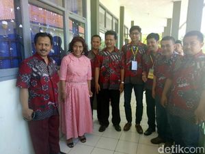 Sebelum Ujian Paket C, Menteri Susi Sempat Berenang di Laut Sebelum Ujian Paket C, Menteri Susi Sempat Berenang di Laut