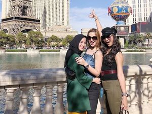 Gaya Chacha Frederica dan Nia Ramadhani Liburan di Amerika