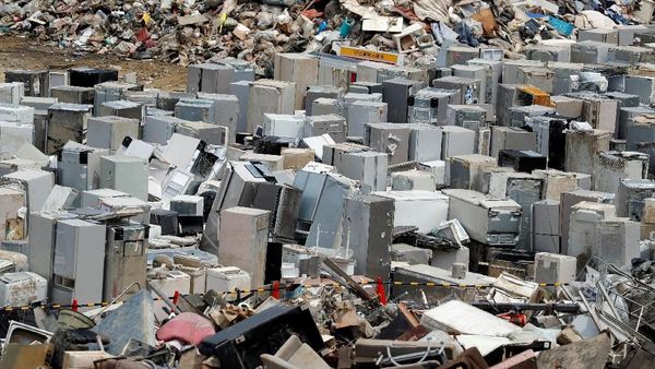 Sampah di Jepang Menggunung Pasca Diterjang Banjir