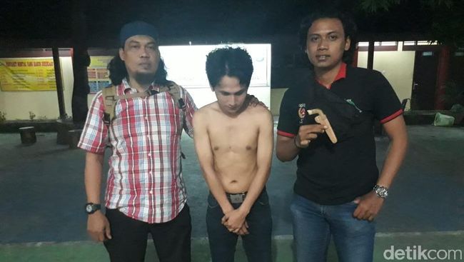 Pemuda Ini Tikam Pria yang Menegurnya karena Pakai Knalpot Bising Pemuda Ini Tikam Pria yang Menegurnya karena Pakai Knalpot Bising