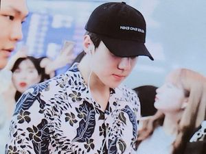 Sehun EXO Pakai Kemeja Rp 12 Juta, Kok Disebut Mirip Seragam Kelurahan