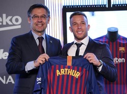 9. Arthur. Arthur jadi salah satu pemain yang direkrut Barca di musim panas ini. Dia didatangkan dari Gremio dengan nilai transfer 35,5 juta pound. Foto: Albert Gea/Reuters