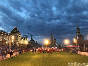Merayakan Sepakbola di Lapangan Merah Moskow