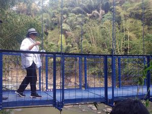 Resmikan Jembatan Diplomasi, Menlu Ajak Warga Jaga Toleransi