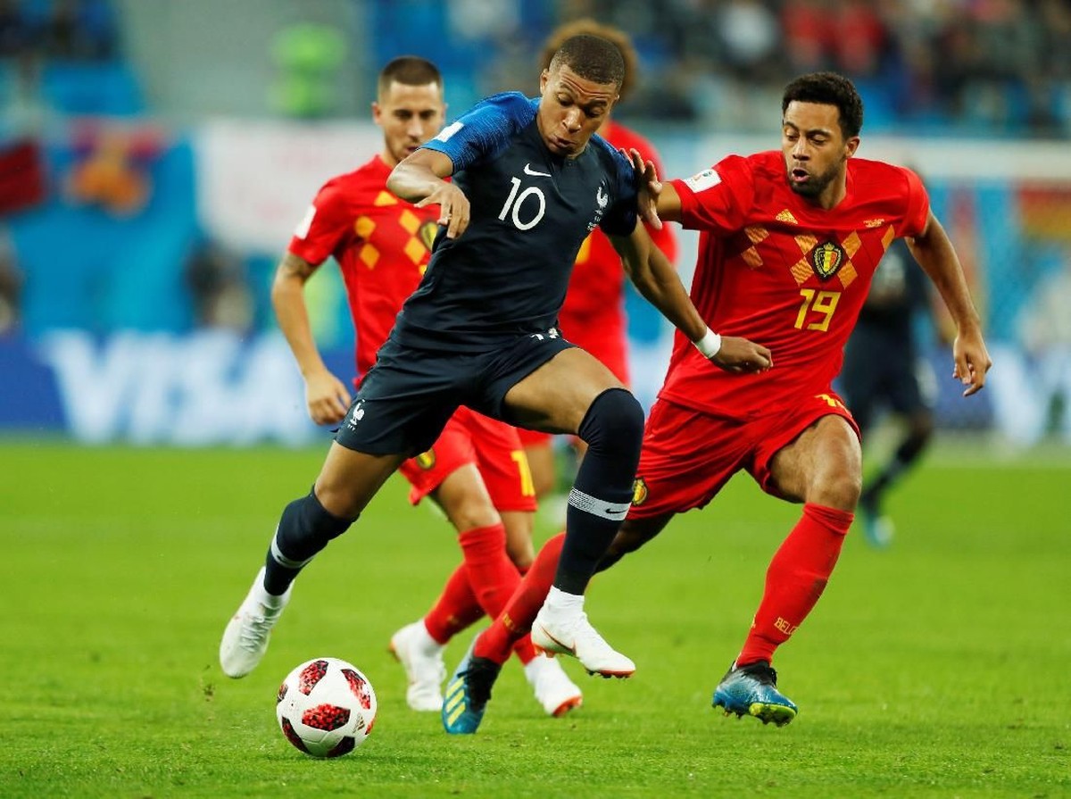 Aksi Kylian Mbappe saat Prancis menghadapi Belgia di semifinal Piala Dunia 2018 (Foto: Lee Smith/Reuters)