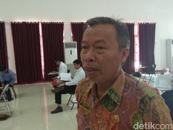 Tekad Kakek di Karawang Ikuti Ujian Advokat Untuk Bela Rakyat