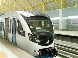 Rini Tinjau Depo LRT Palembang
