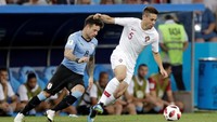 Raphael Guerreiro tak bermain bagus selama Piala Dunia 2018. Dia beberapa kali mudah dilewati Nordin Amrabat meski pada akhirnya Portugal menang 1-0 atas Maroko. Guerreiro juga gagal menutup gerak Edinson Cavani dalam gol pertama Uruguay. (Foto: henry Romero/Reuters)