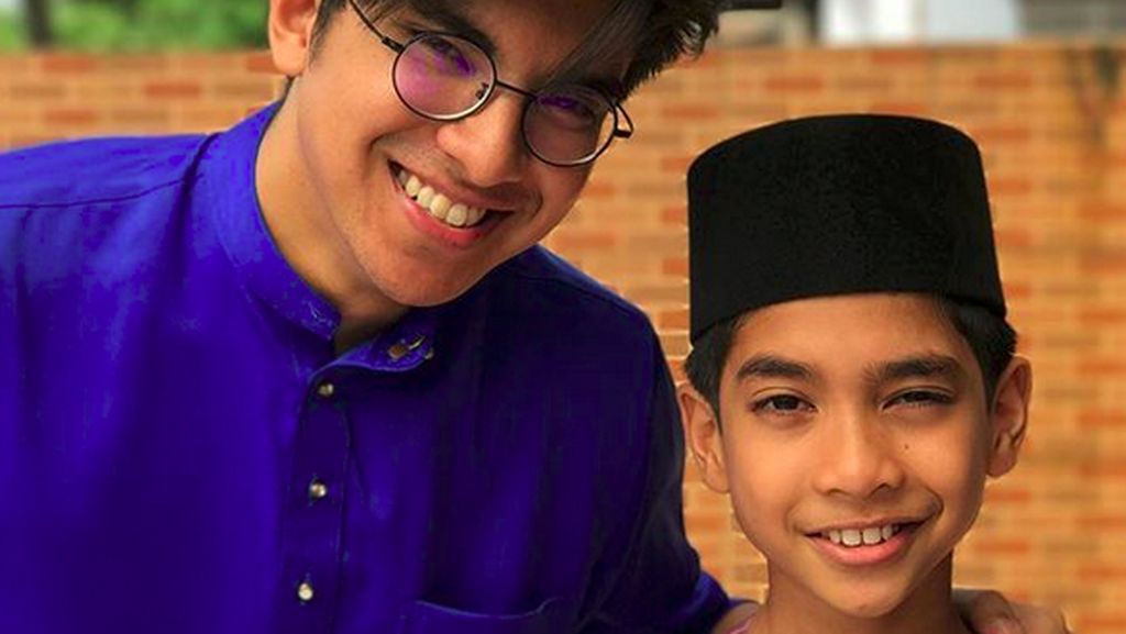 Kedekatan Menpora Ganteng Malaysia Syed Saddiq dengan Anak-anak