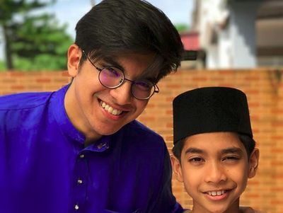 Kedekatan Menpora Ganteng Malaysia Syed Saddiq dengan Anak-anak