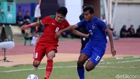Indonesia memperbesar keunggulan menjadi 2-0 di menit ke-82. Abimanyu melepas tembakan mendatar ke pojok kanan bahwa kiper. Bola meluncur deras tanpa bisa dijangkau Napphon Lakhompton. Thailand langsung merespons dengan mencetak gol ke gawang Indonesia di menit ke-85. Matee Sarakum mengubah skor menjadi 1-2 dengan menaklukkan Aqil, yang sejauh ini main oke.