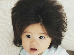 Punya Rambut Super Tebal, Bayi 6 Bulan Ini Bikin Gemas Netizen