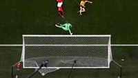 Skor 1-0 bertahan hingga jeda. REUTERS/Dylan Martinez.