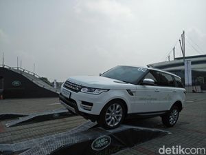 Menyiksa Mobil-mobil Miliarder