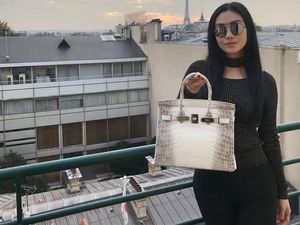 Sosialita Cantik Ini Pastikan Tas Hermes Syahrini Asli